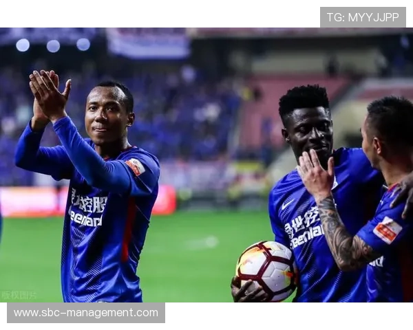 莱奥在欧战中表现稳健,助力球队晋级,展现出超凡实力与竞争力增强。 莱奥在欧战中表现稳健,助力球队晋级,展现出超凡实力与竞争力增强。