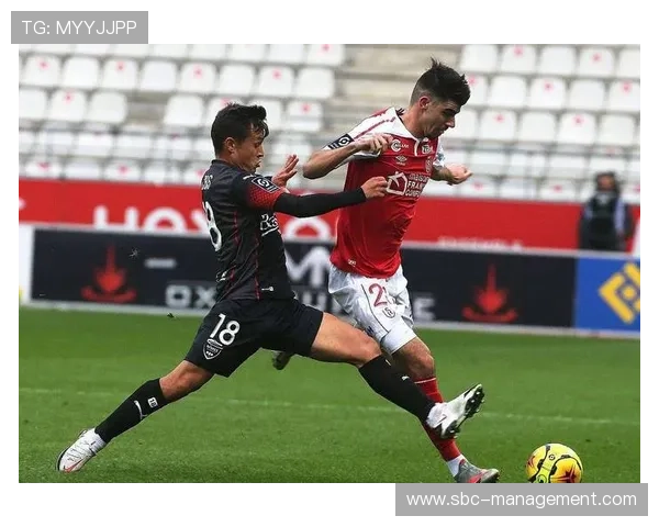 兰斯在关键比赛中状态回暖，展现实力赢得重要胜利