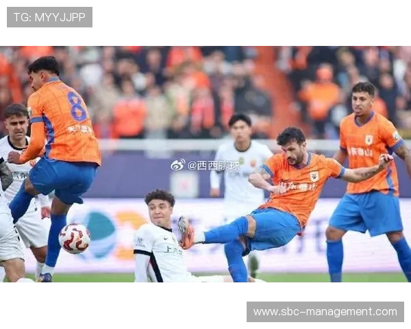 山东泰山主教练战术惨遭质疑，球队核心矛盾引爆致命危机！