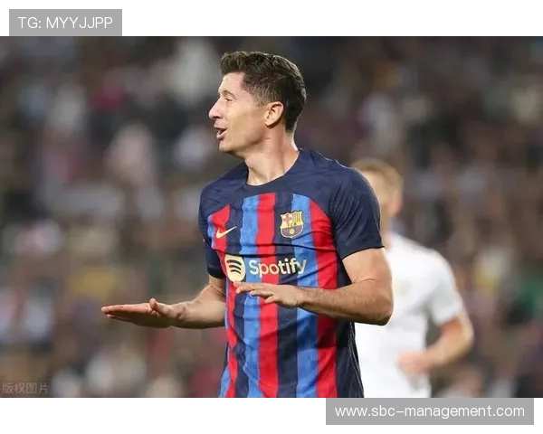 莱万多夫斯基数据与荣誉匹配度分析:历史地位如何评估 莱万多夫斯基数据与荣誉匹配度分析:历史地位如何评估