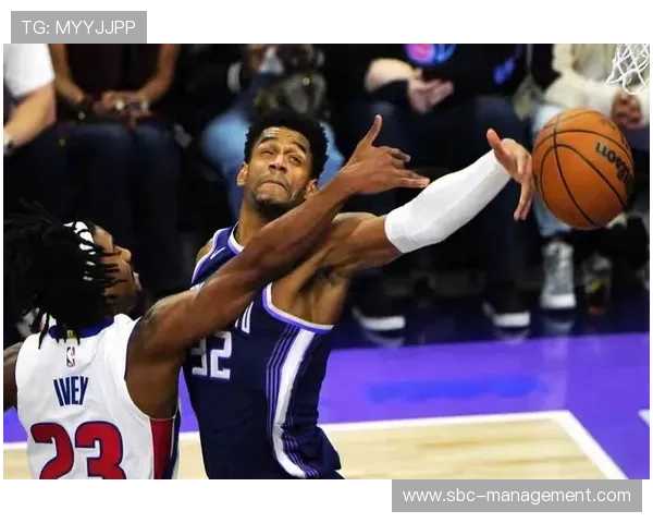 德罗赞中距离杀招持续高效，改变对手防守布局