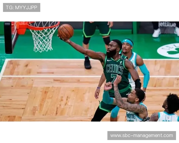 科比无球跑动撕裂防线，关键回合得分占比领衔后卫