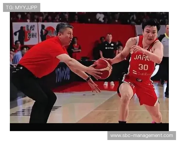 篮球阻挡犯规与合法防守站位如何正确判罚?